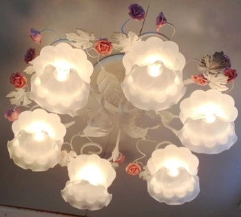Europietiško stiliaus sode kambarį Romantiškų Restoranų balta kaustytomis geležies rausvos gėlės, keramikos, stiklo lempų gaubtų Lubų Lempa c135