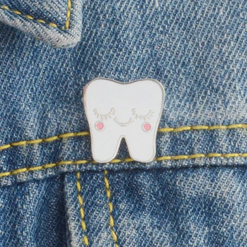 Šypsena drovus balti dantys veido mielas metalo pin vaikams patinka animacinių filmų dizainas